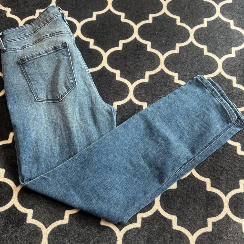 Old Navy Mid Rise Straight jeans